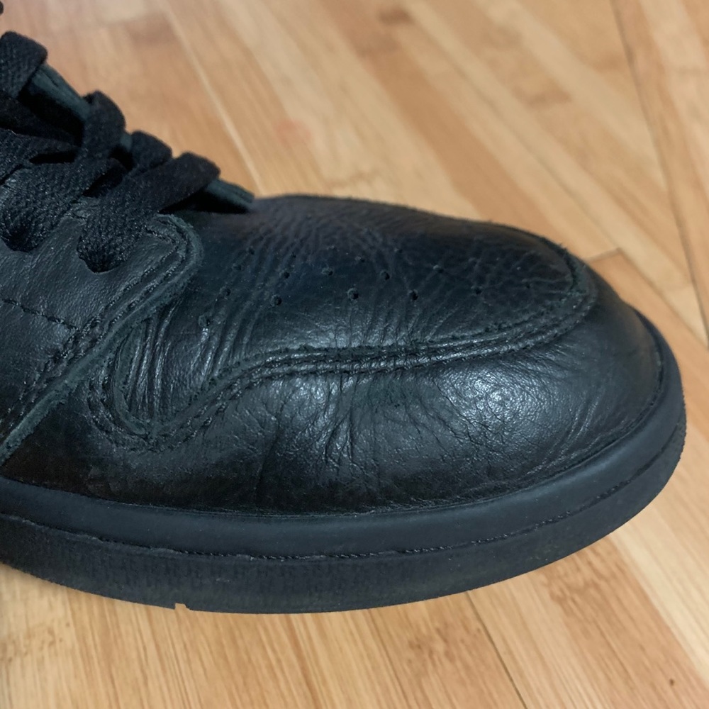 Air Jordan 1s - Picture 2 of 6